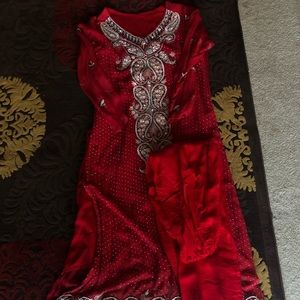 salwar kameez traditional Indian/Pakistani suit